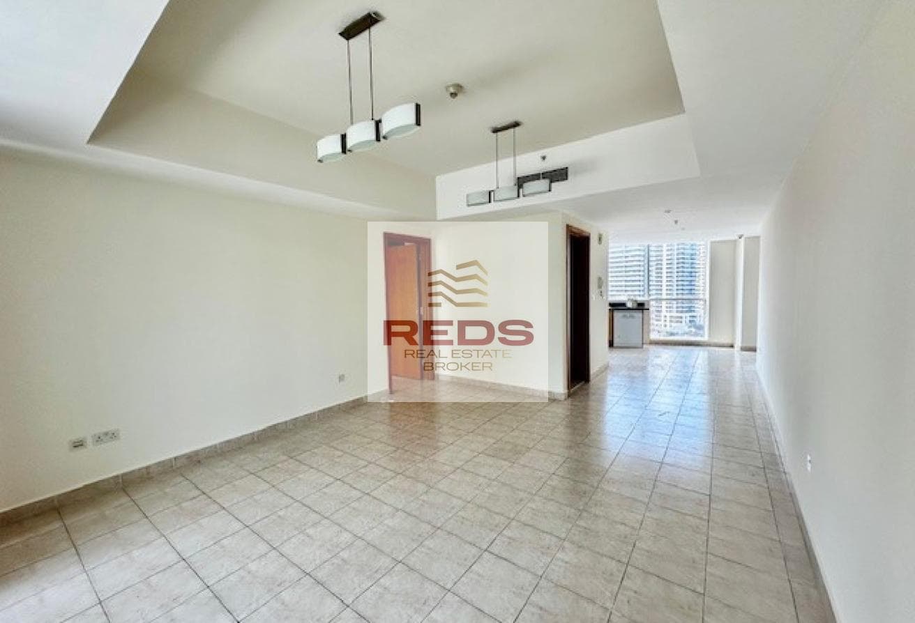 Available in May! Kitchen Equipped! Spacious! Rent